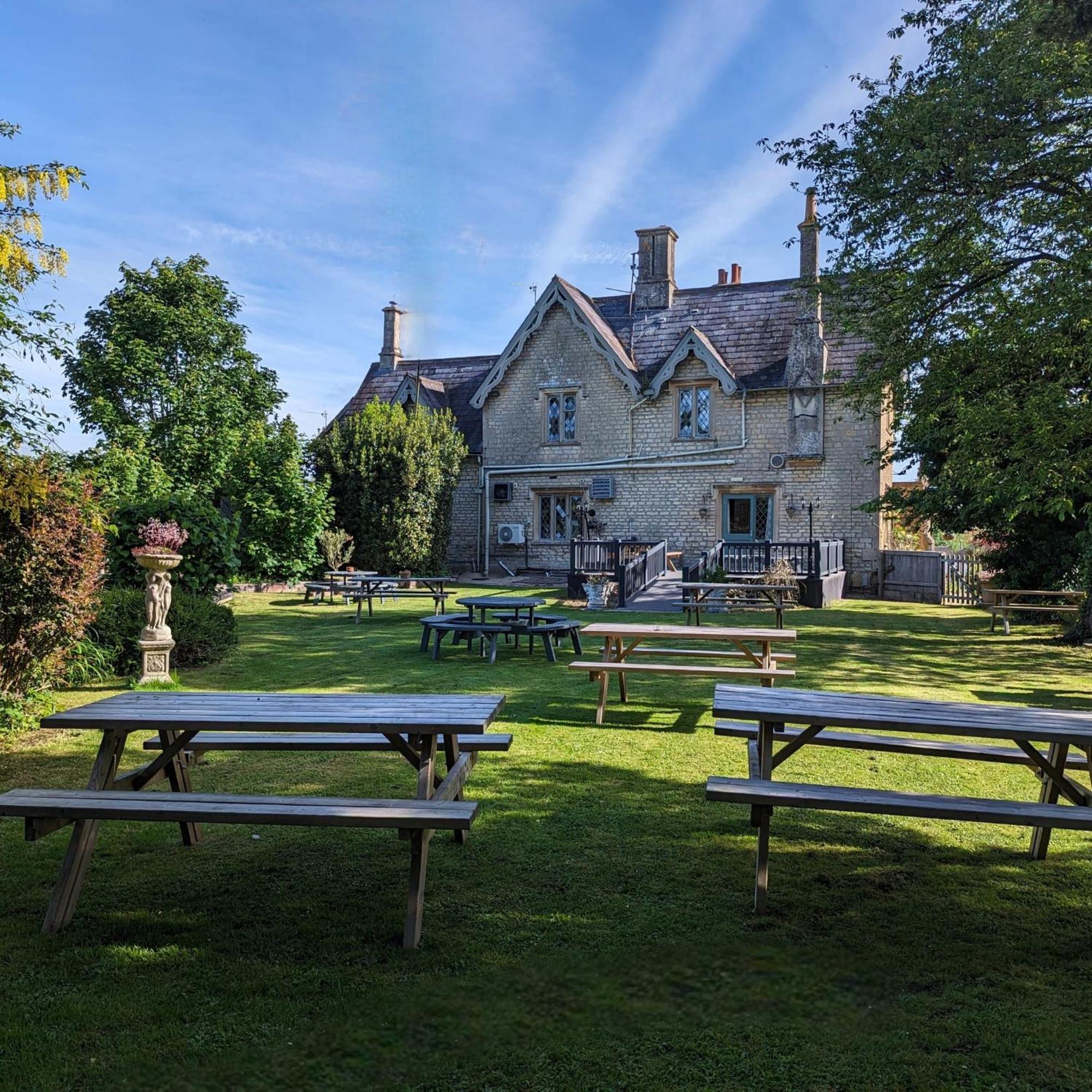 The Duke Hotel Hilmarton Exterior foto